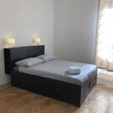 Apartamento Trilocale Centralissimo In Locazione A *