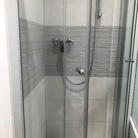 Apartamento Trilocale Centralissimo In Locazione A Sanremo