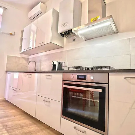 Trilocale Centralissimo In Locazione A Apartment Sanremo